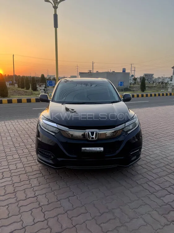 Honda Vezel 2021 for Sale in Lahore Image-1