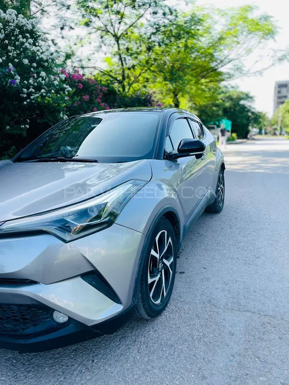 Toyota C-HR 2017 for Sale in Islamabad Image-1