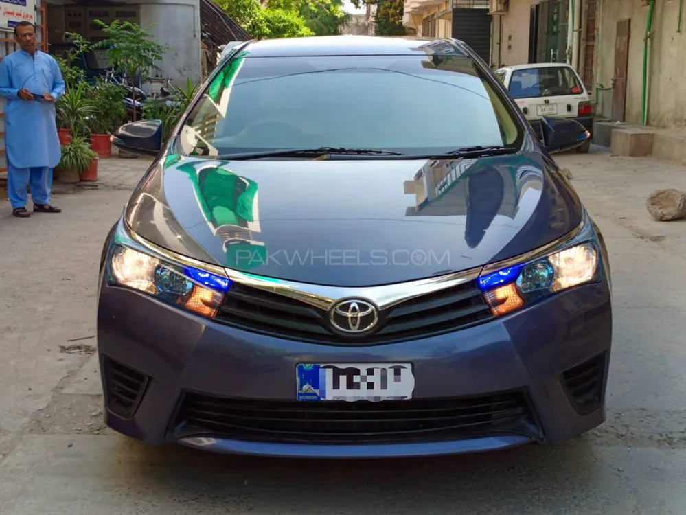 Toyota Corolla 2015 for Sale in Islamabad Image-1