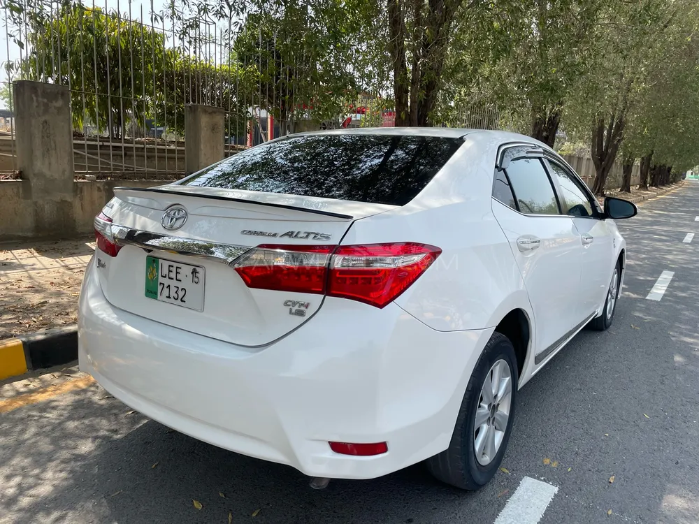 Toyota Corolla 2015 for Sale in Lahore Image-1