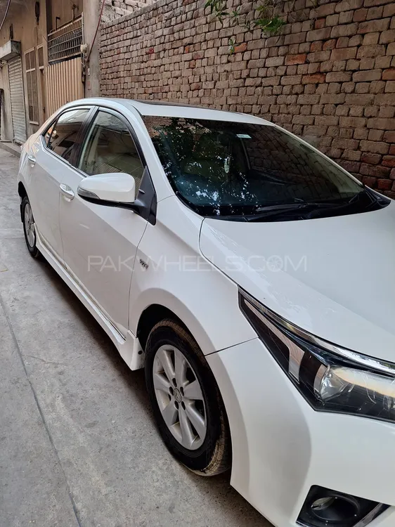 Toyota Corolla 2016 for Sale in Faisalabad Image-1