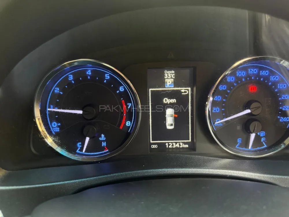 Toyota Corolla 2023 for Sale in Karachi Image-1