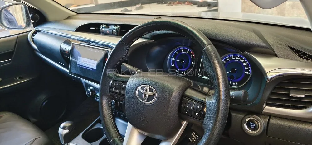 Toyota Hilux 2021 for Sale in Peshawar Image-1