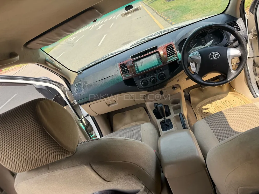 Toyota Hilux 2015 for Sale in Sialkot Toyota Hilux 2015 for Sale in Sialkot Image-7