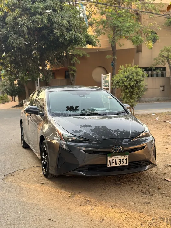 Toyota Prius 2017 for Sale in Lahore Image-1