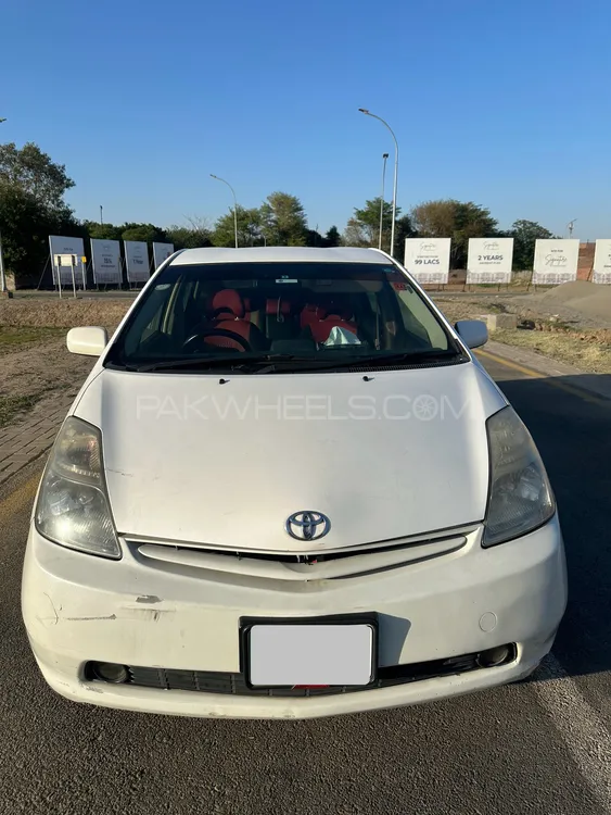 Toyota Prius 2004 for Sale in Lahore Image-1