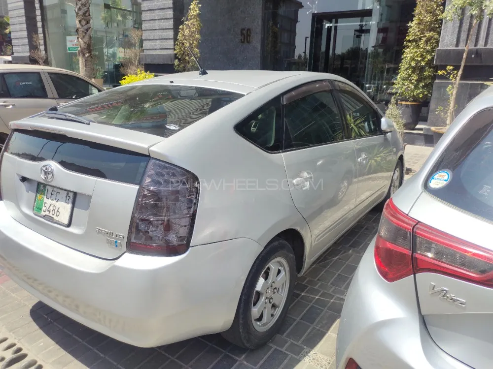 Toyota Prius 2007 for Sale in Lahore Image-1