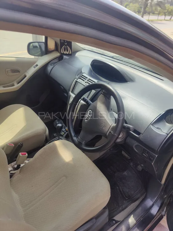 Toyota Vitz 2006 for Sale in Lahore Image-1