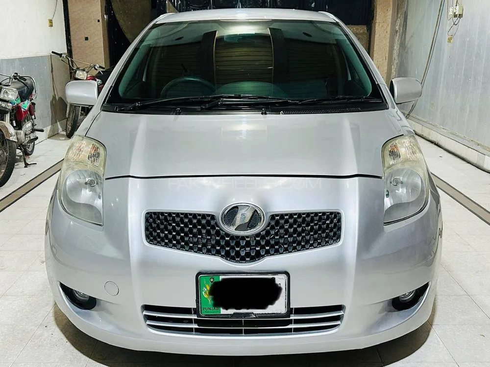 Toyota Vitz 2006 for Sale in Lahore Image-1