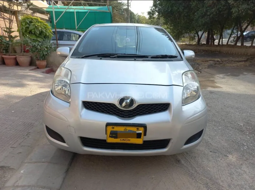 Toyota Vitz 2009 for Sale in Karachi Image-1