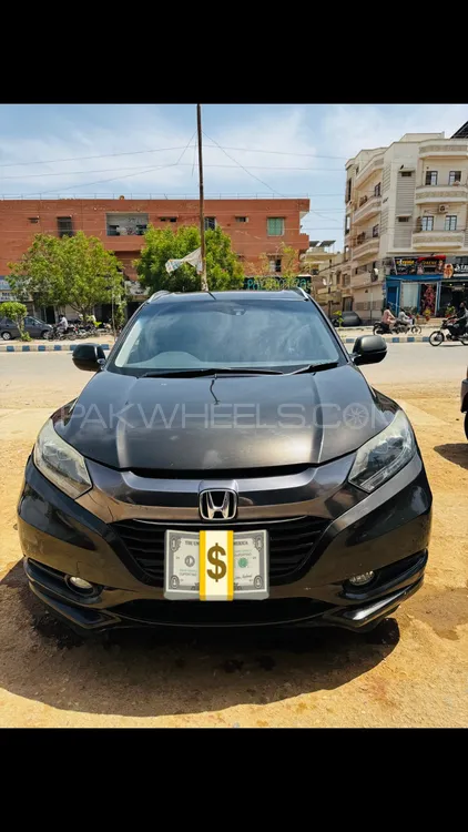 Honda Vezel 2015 for Sale in Karachi Image-1