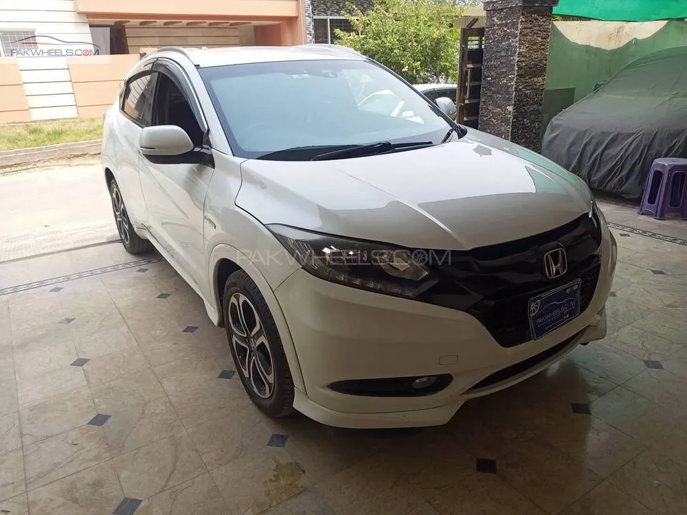 Honda Vezel 2015 for Sale in Islamabad Image-1