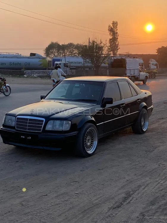 مرسڈیز بینز ای کلاس 1983 for Sale in شیخوپورہ Image-1
