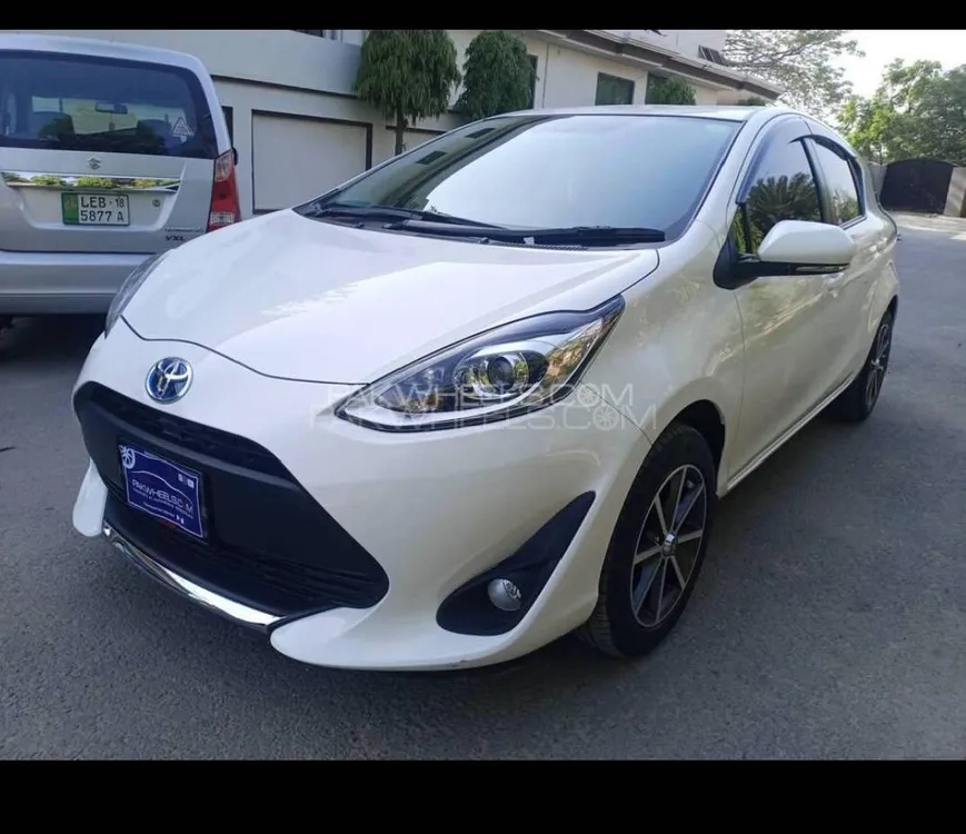 Toyota Aqua 2020 for Sale in Lahore Image-1
