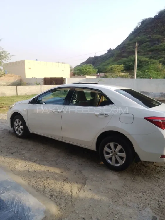 Toyota Corolla 2015 for Sale in Sargodha Image-1