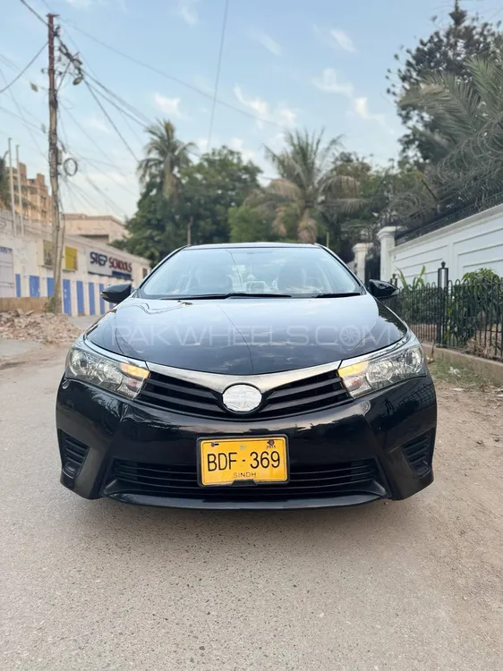 Toyota Corolla 2015 for Sale in Karachi Image-1