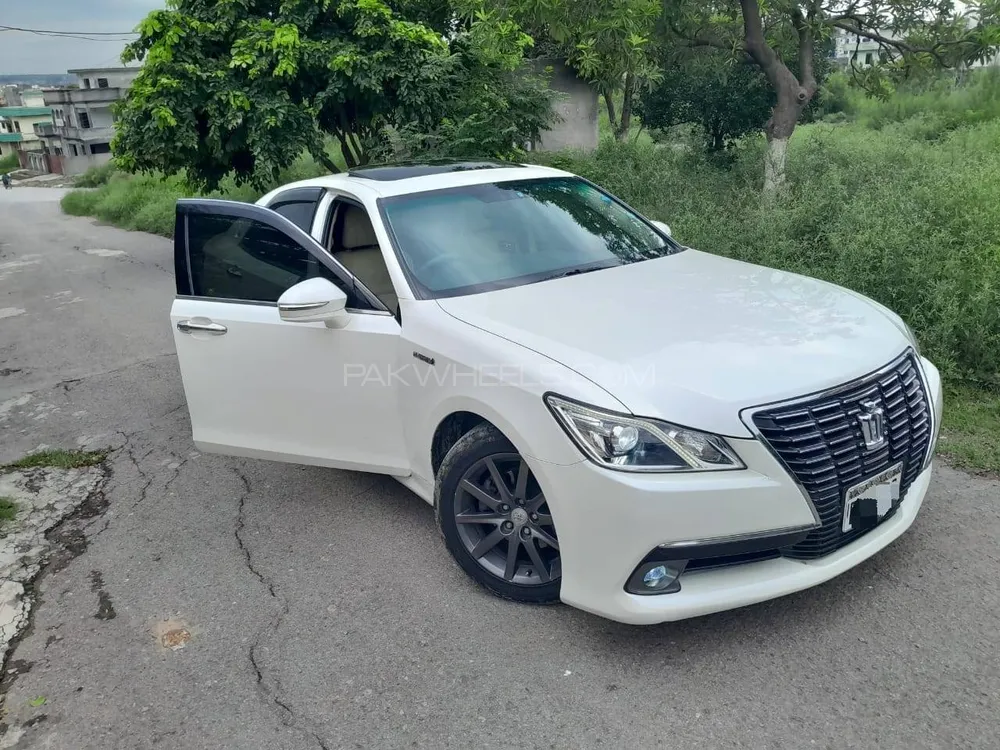 Toyota Crown 2014 for Sale in Islamabad Image-1