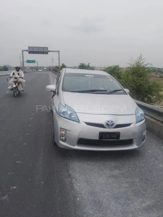 Toyota Prius 2016 for Sale in Peshawar Image-1