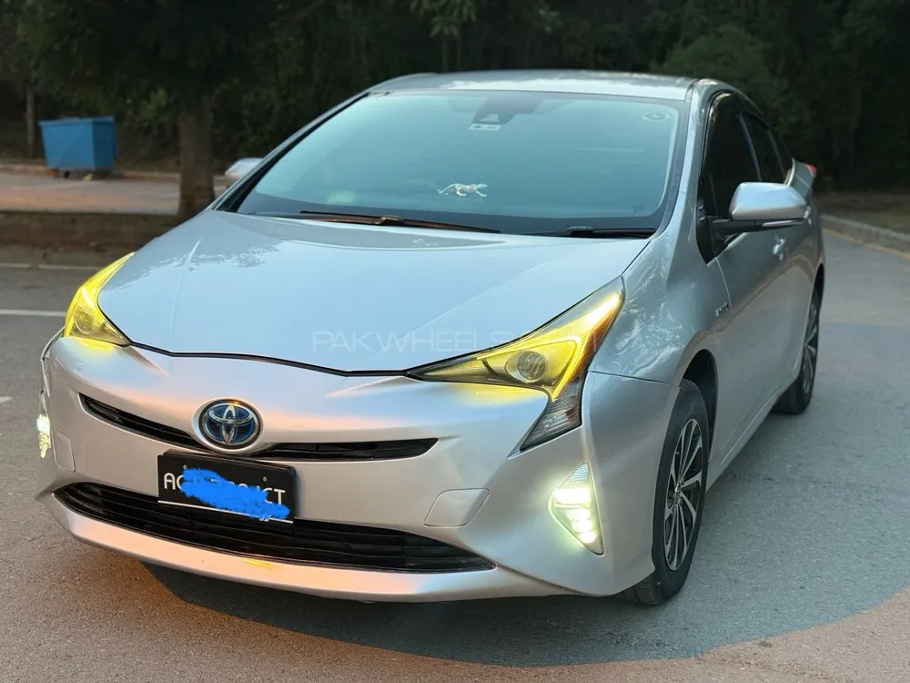 Toyota Prius 2016 for Sale in Islamabad Image-1