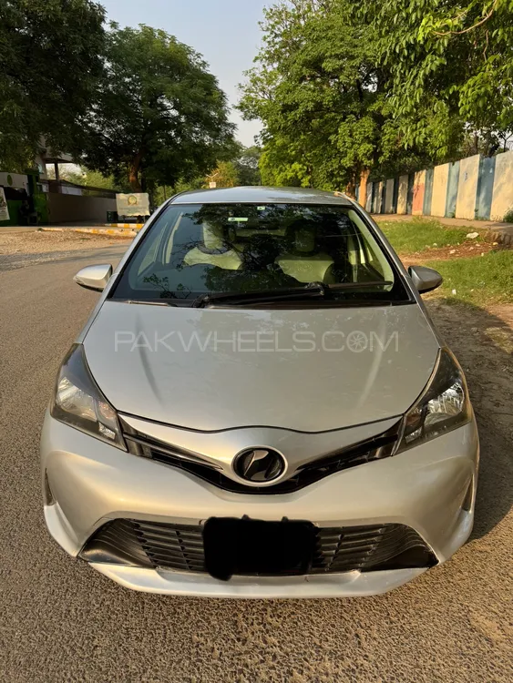 Toyota Vitz 2014 for Sale in Islamabad Image-1