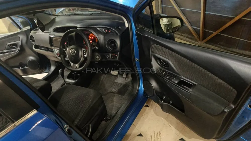 Toyota Vitz 2017 for Sale in Faisalabad Toyota Vitz 2017 for Sale in Faisalabad Image-4