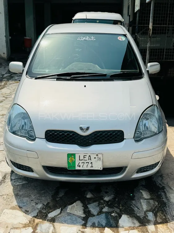 Toyota Vitz 2003 for Sale in Peshawar Image-1