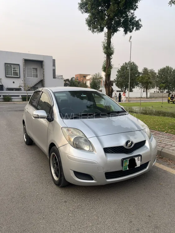Toyota Vitz 2010 for Sale in Lahore Image-1