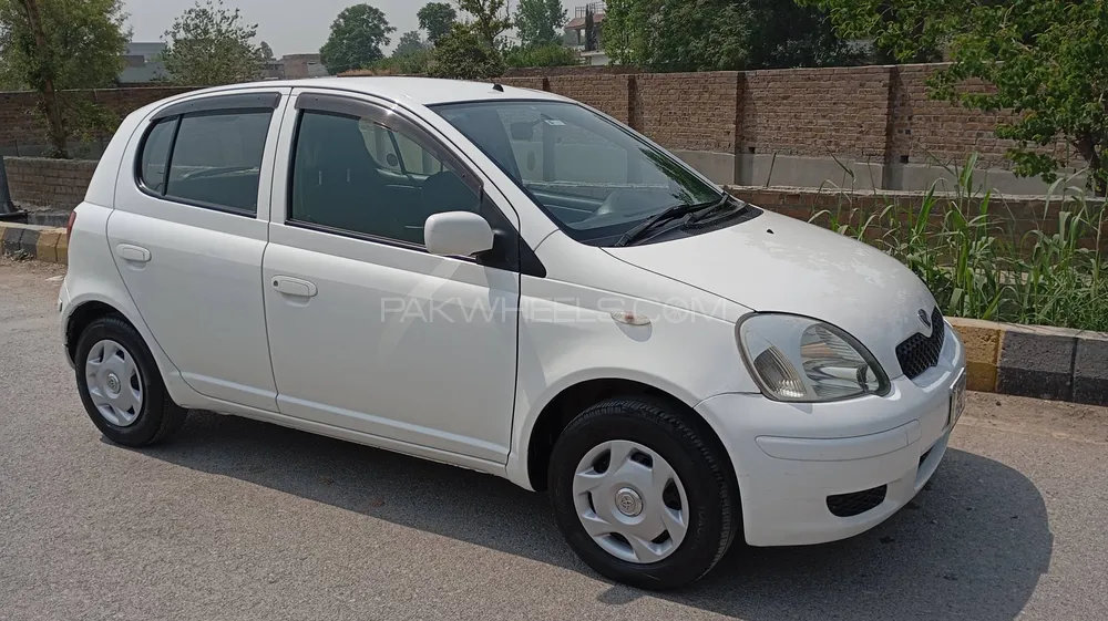 Toyota Vitz 2002 for Sale in Peshawar Image-1