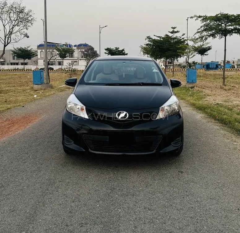 Toyota Vitz 2011 for Sale in Lahore Image-1