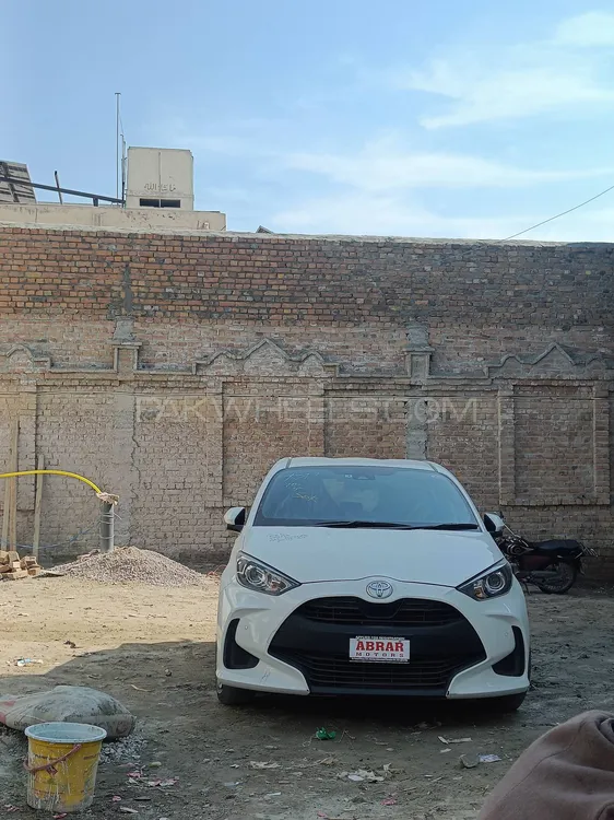 Toyota Yaris Hatchback 2022 for Sale in Peshawar Image-1