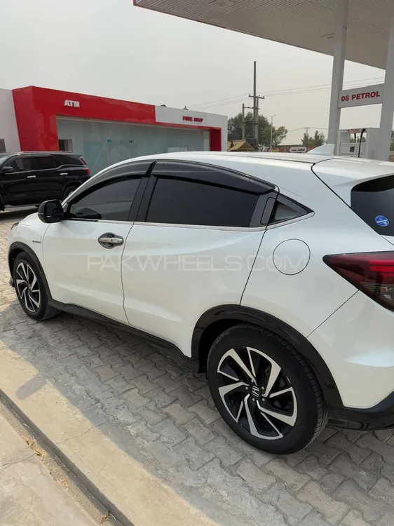 Honda Vezel 2022 for Sale in Pindi Bhattian Image-1