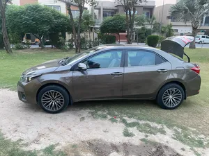 Toyota Corolla Altis Grande CVT-i 1.8 2015 for Sale