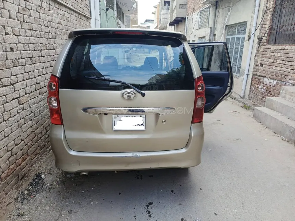 Toyota Avanza 2011 for Sale in Jhang Image-1