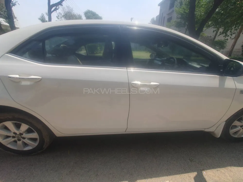 Toyota Corolla 2016 for Sale in Lahore Image-1