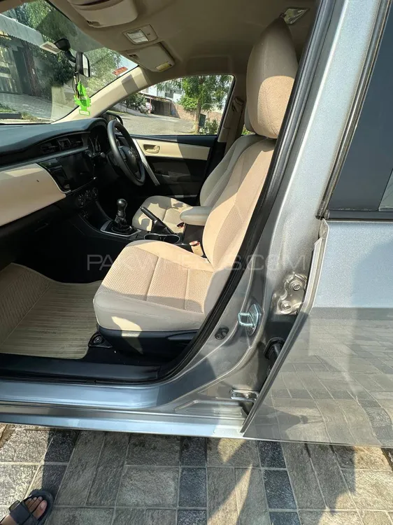 Toyota Corolla 2015 for Sale in Faisalabad Image-1