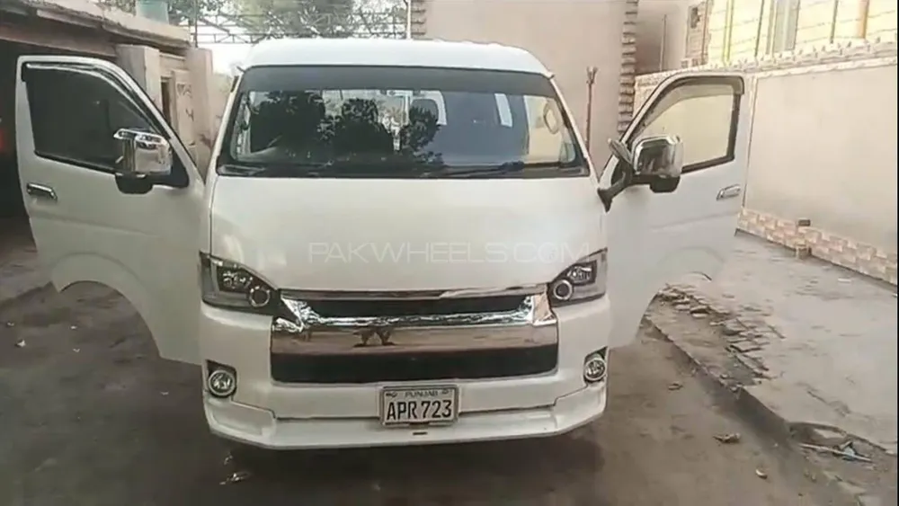 Toyota Hiace 2014 for Sale in Chenab Nagar Image-1