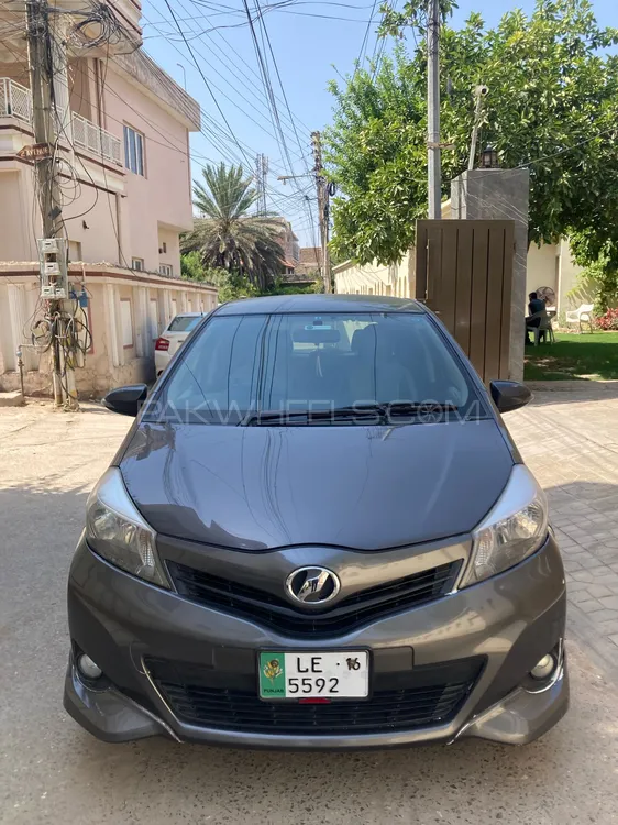 Toyota Vitz 2012 for Sale in Islamabad Image-1