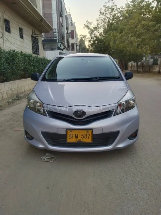 Toyota Vitz 2012 for Sale in Karachi Image-1