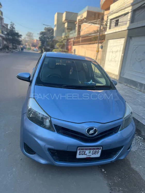 Toyota Vitz 2012 for Sale in Multan Image-1