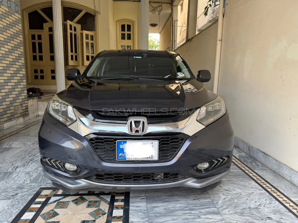 Honda Vezel 2015 for Sale in Faisalabad Image-1