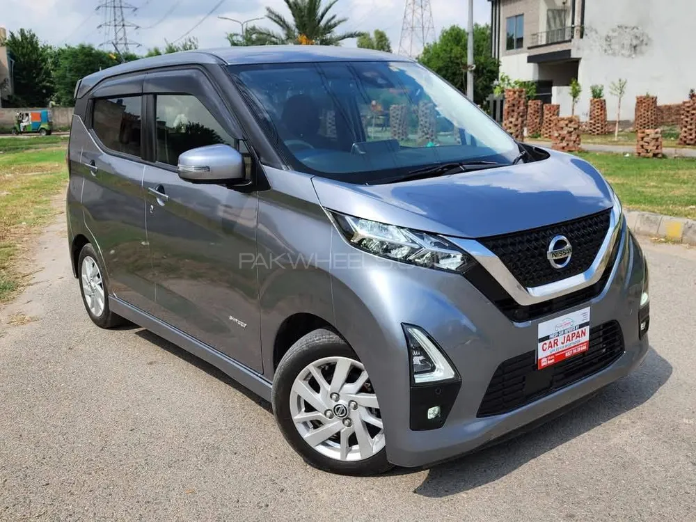 نسان ڈیز 2022 for Sale in فیصل آباد Image-1
