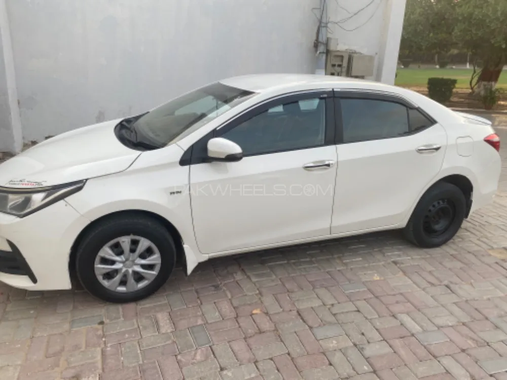 Toyota Corolla 2017 for Sale in Karachi Image-1