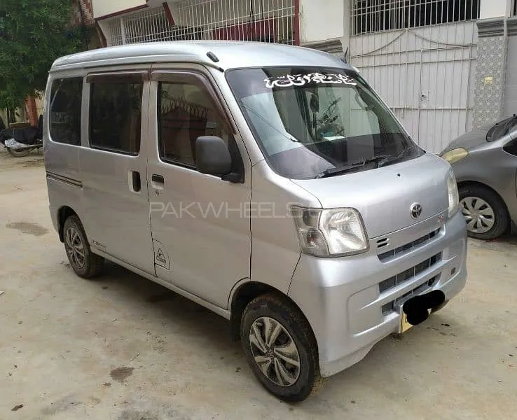 Toyota Pixis Van 2013 for Sale in Karachi Image-1