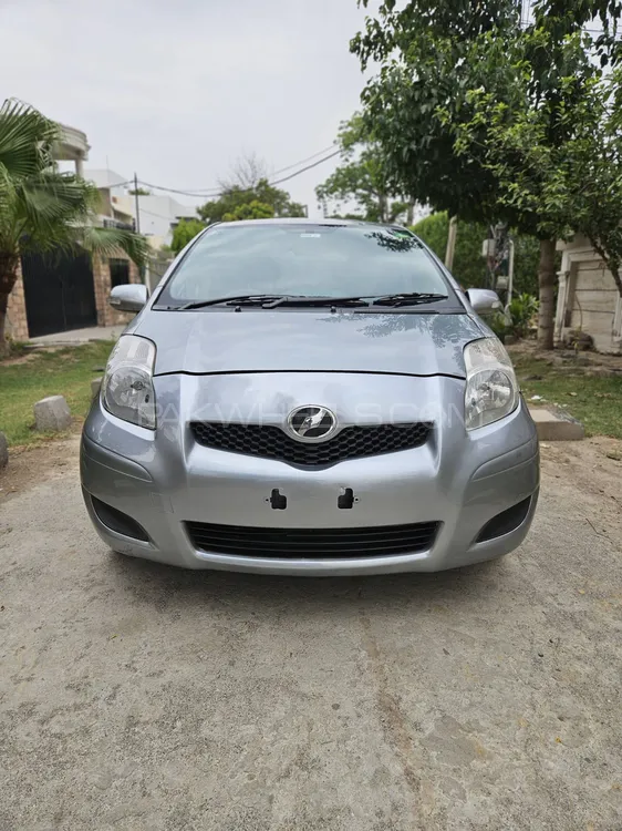 Toyota Vitz 2010 for Sale in Lahore Image-1