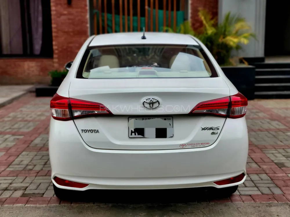 Toyota Yaris Sedan 2021 for Sale in Lahore Image-1