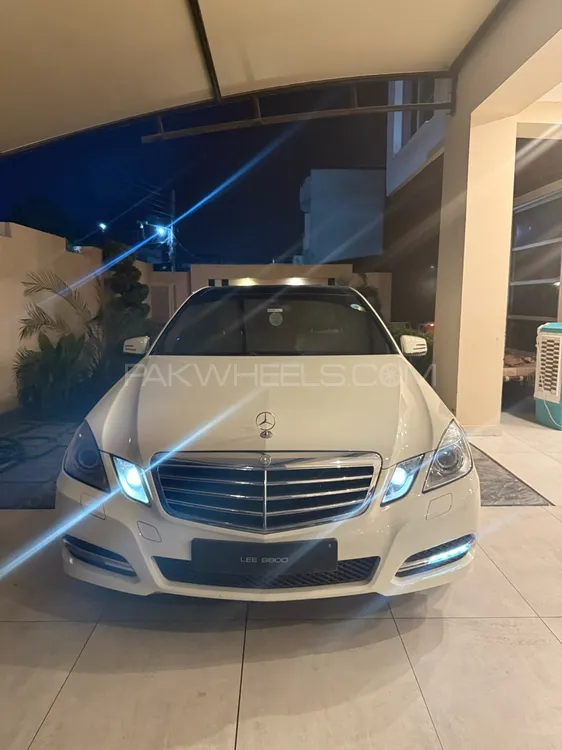 Mercedes Benz E Class 2011 for Sale in Multan Image-1