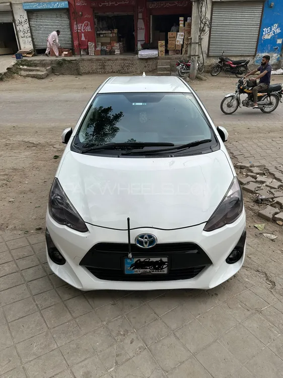 ٹویوٹا اکوا 2015 for Sale in سیالکوٹ Image-1