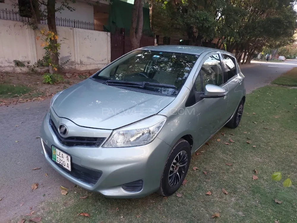 Toyota Corolla 2013 for Sale in Lahore Image-1