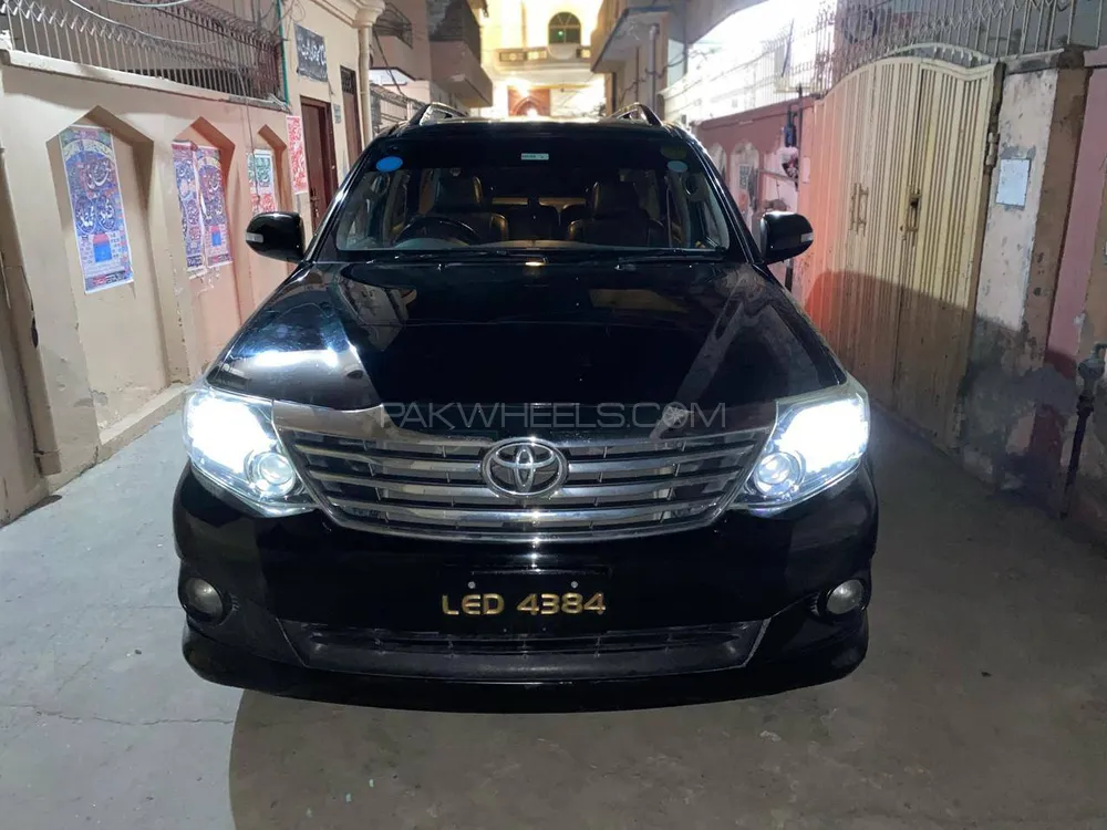 Toyota Fortuner 2013 for Sale in Sheikhupura Image-1