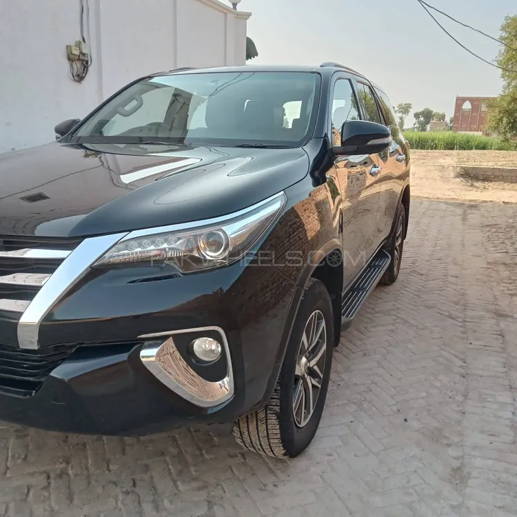 Toyota Fortuner 2018 for Sale in Faisalabad Image-1